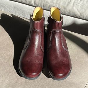 BRUSSOLA Madeira ankle boots in Cabernet.